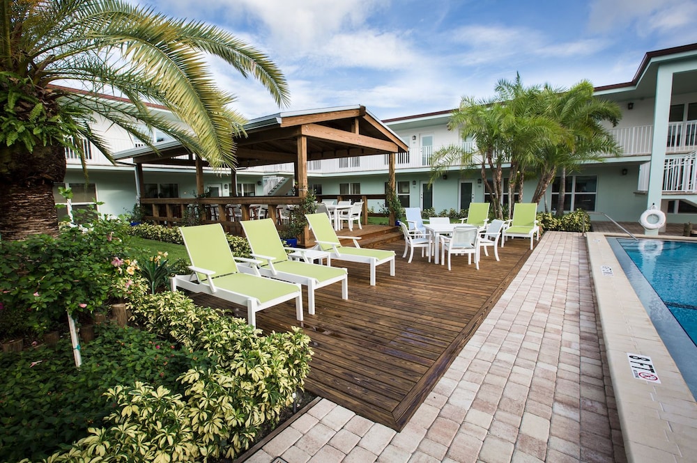 Sun Dek Beach House 2/56