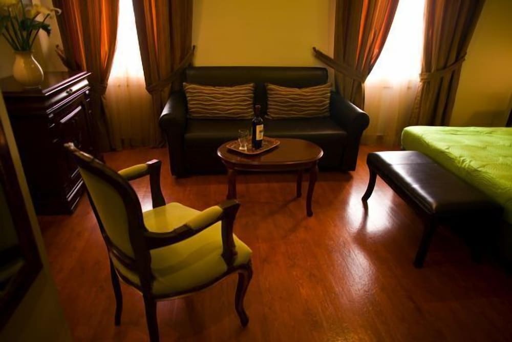 Andromeda Suites 14/25