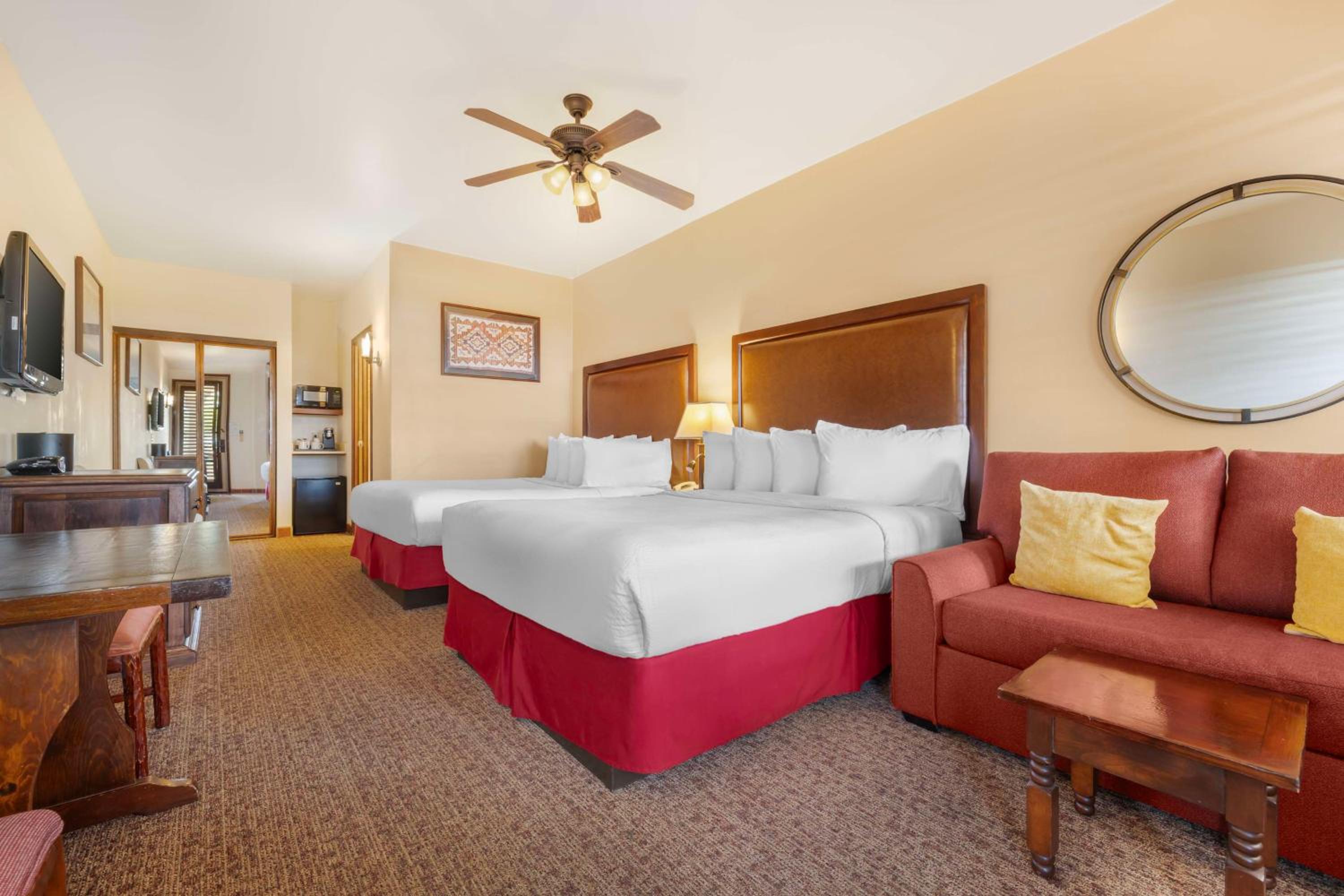 Room, 2 Queen Beds, City View