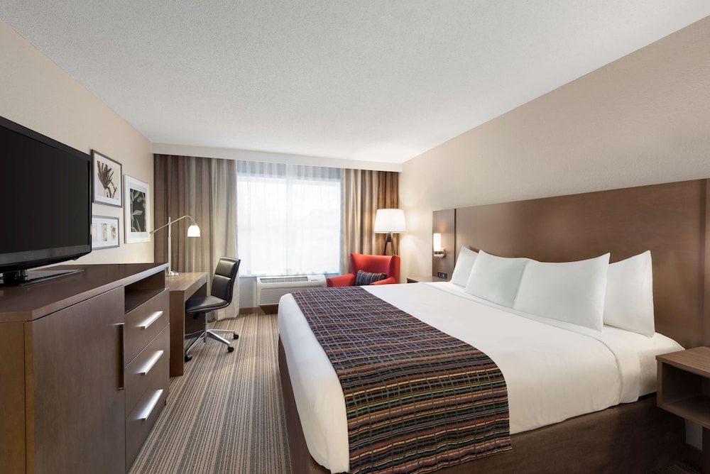 Country Inn & Suites by Radisson, Platteville, WI 15/48