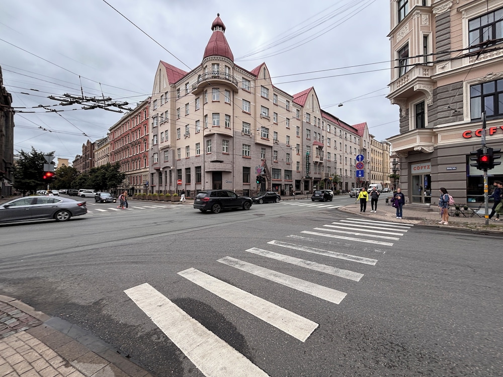 Viktorija Hotel 45/50