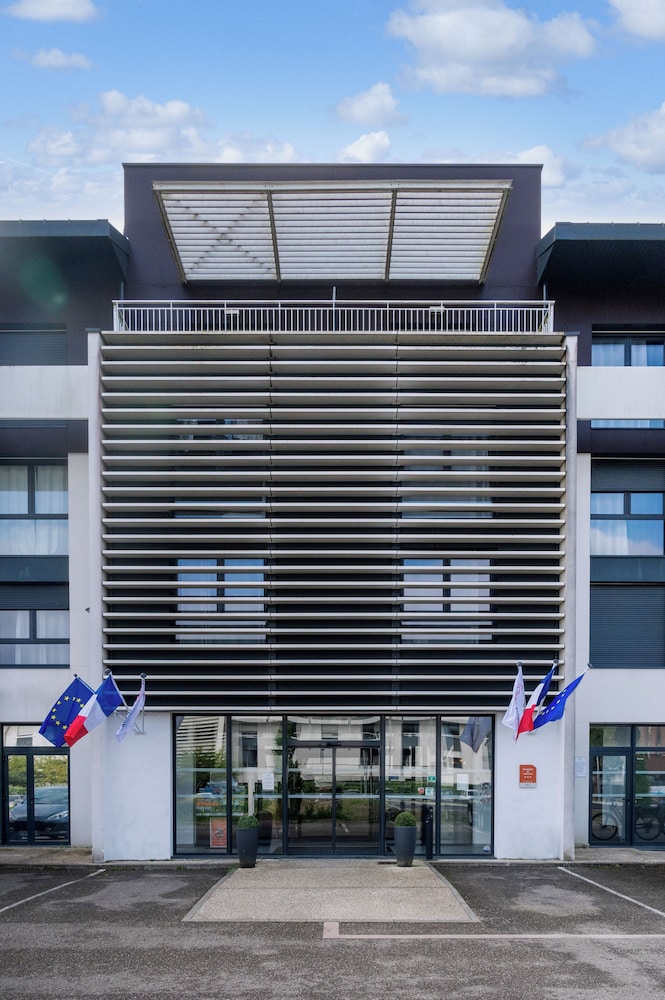 Nemea Stadium Bordeaux Merignac 34/38