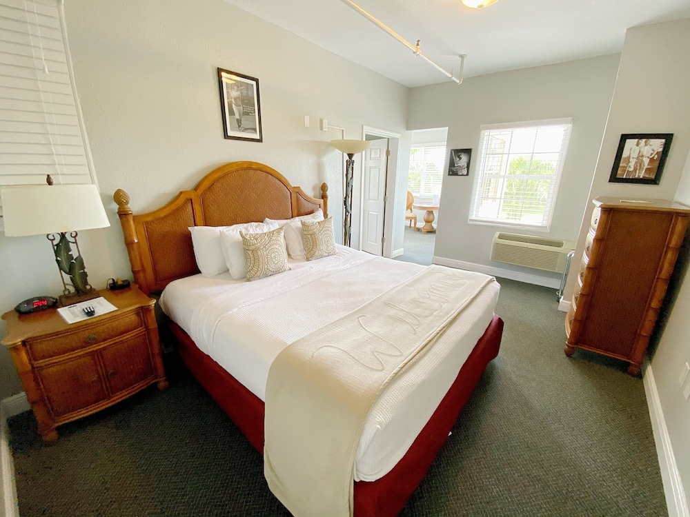 SIGNATURE, KING BED