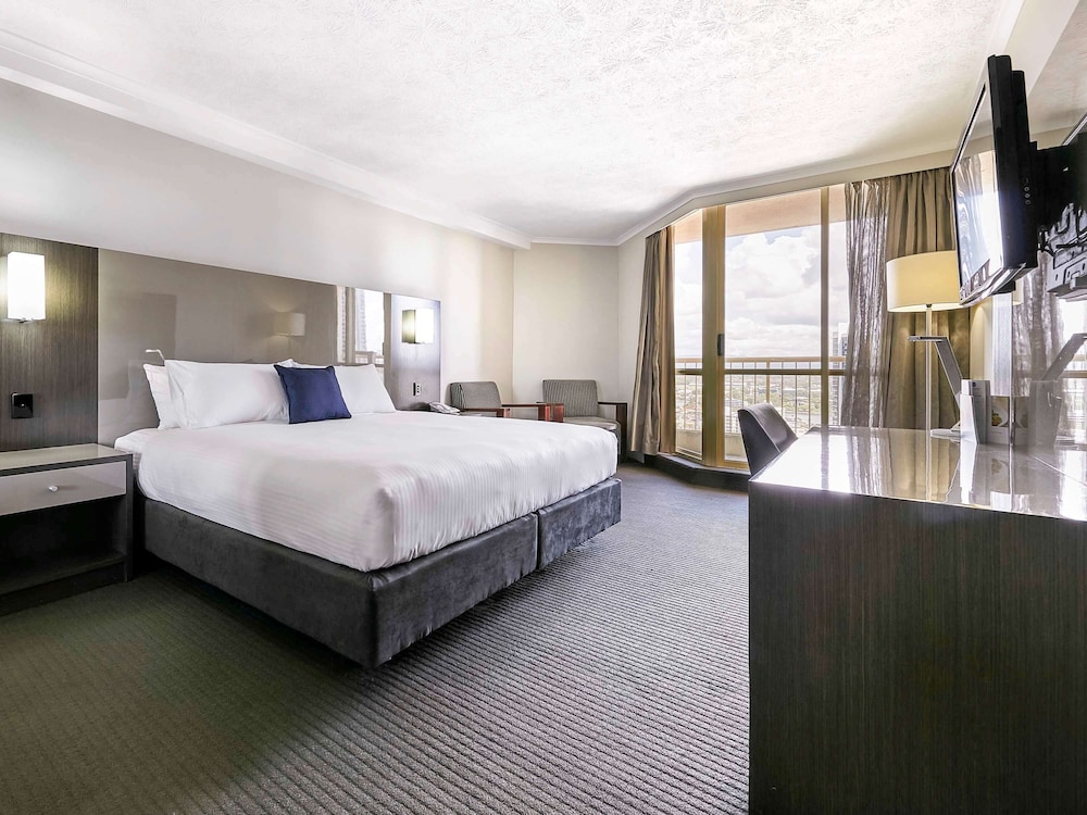 NOVOTEL SURFERS PARADISE 15/64