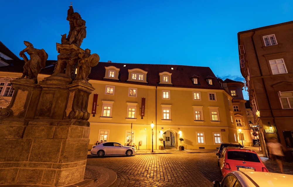Empirent Apartments Prague Castle 2/50