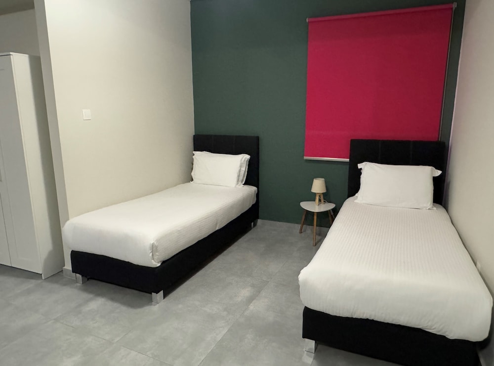 Connect Suites 11/48