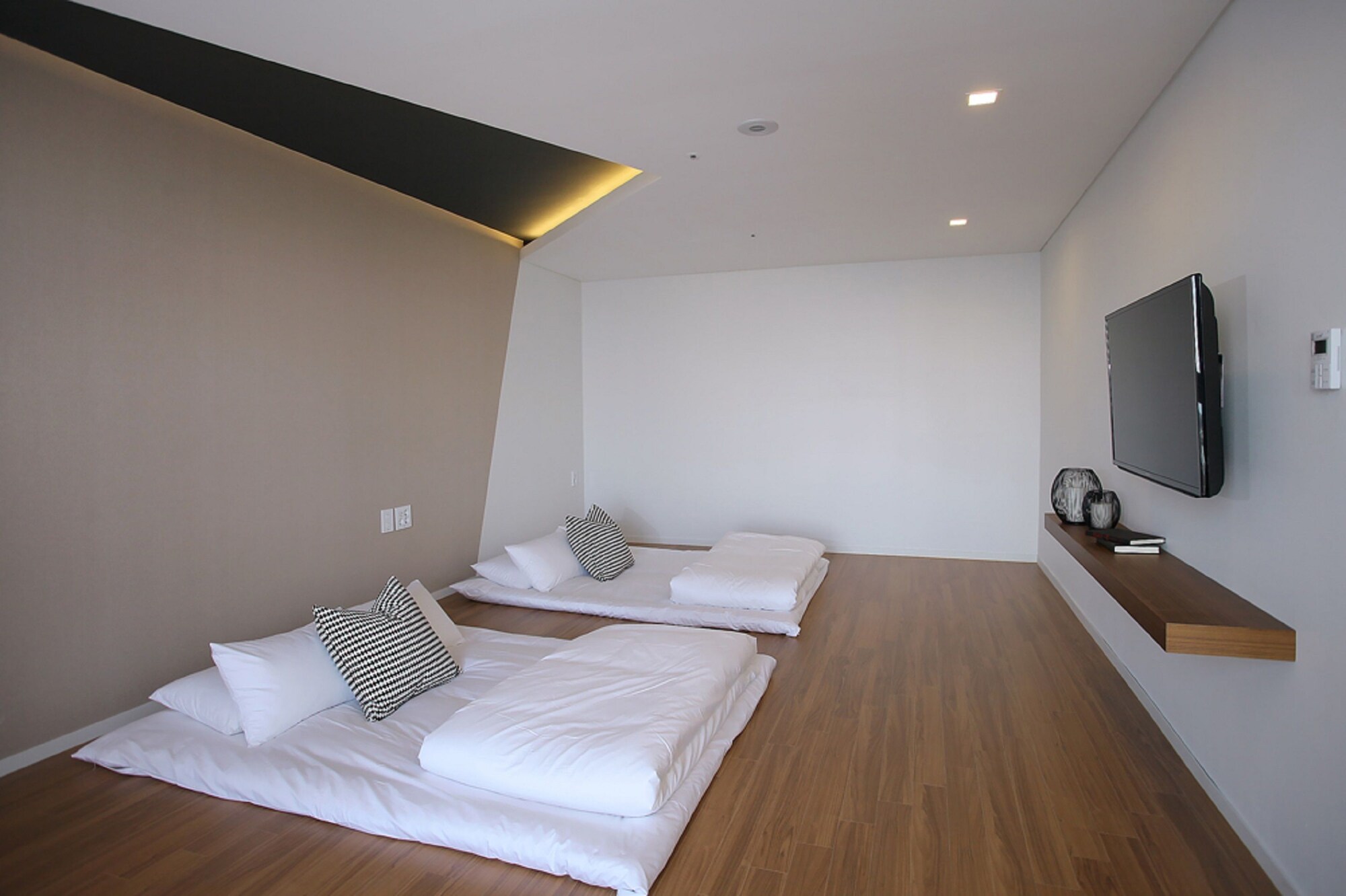 Ondol, Family, 2 Futon Beds, with Extra Bed