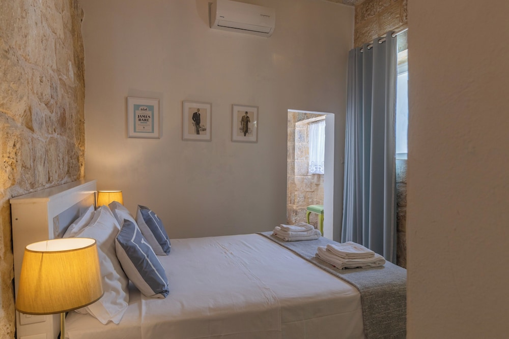 Lemon Tree Bed & Breakfast 9/30
