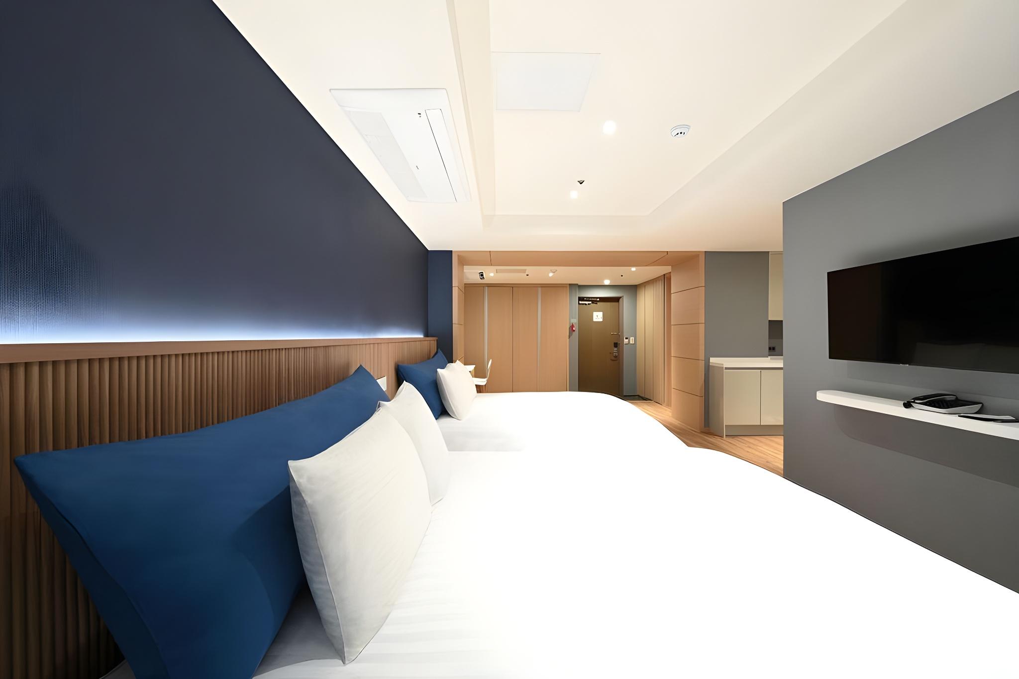 Super, Deluxe, Twin Beds, No View