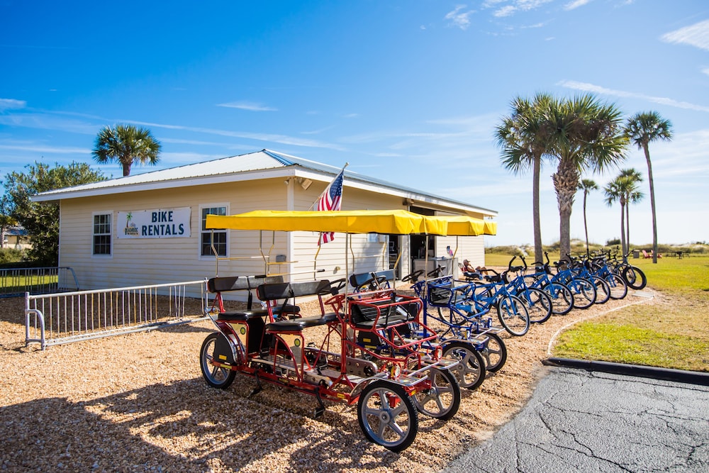 Days Inn & Suites By Wyndham Jekyll Island 3/58