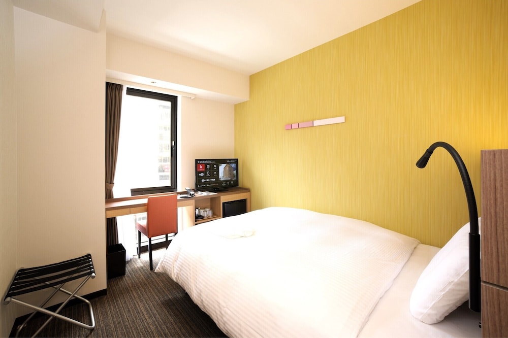 ROOM, SINGLE