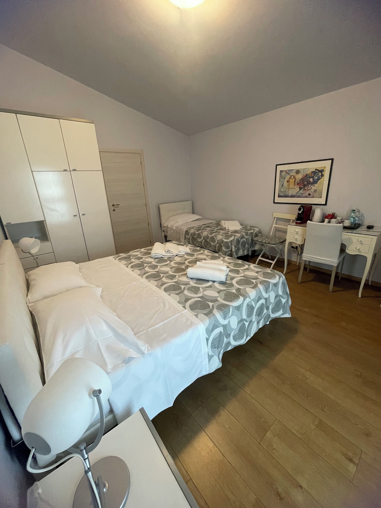 ROOM, TRIPLE
