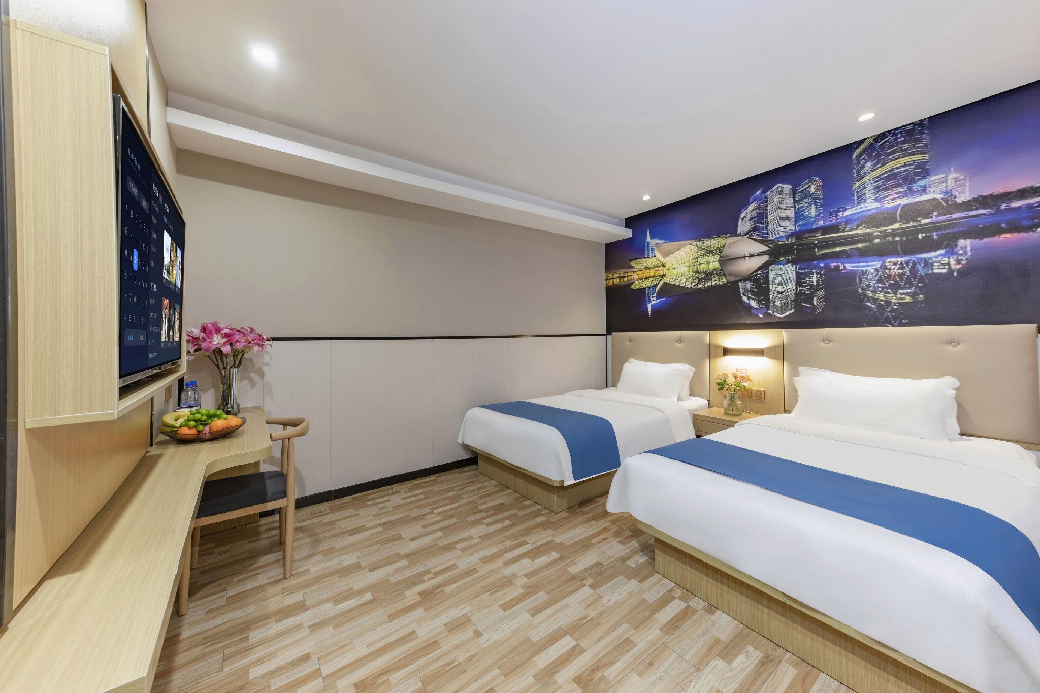 Room, Twin Beds, No Window
