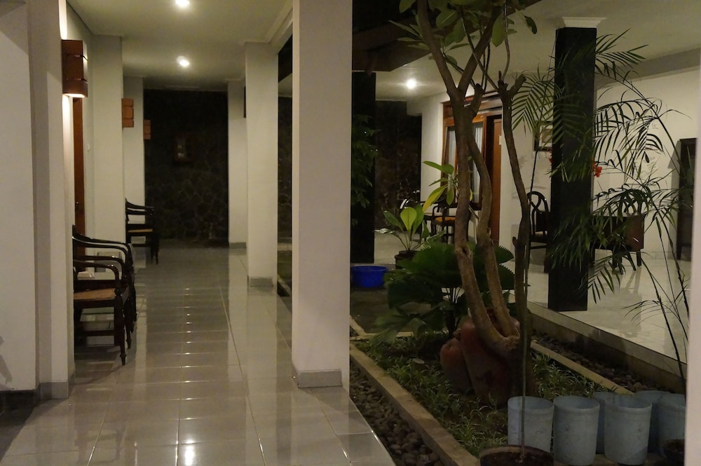 Hotel Kirana 16/54