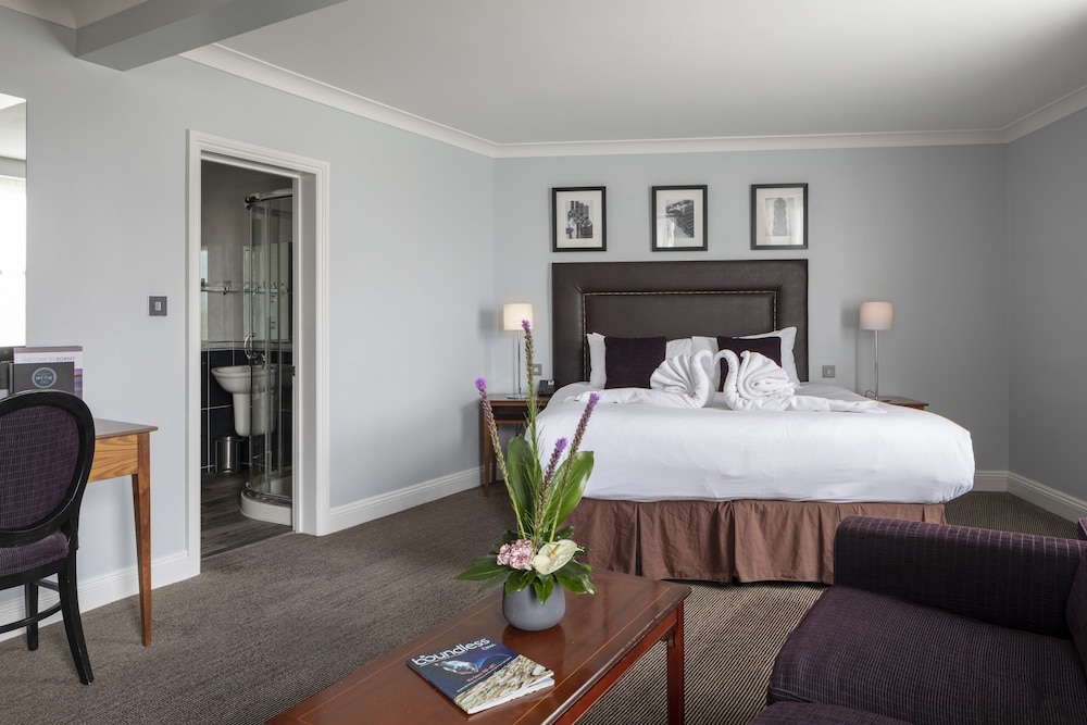 Bournemouth West Cliff Hotel & Spa 24/80