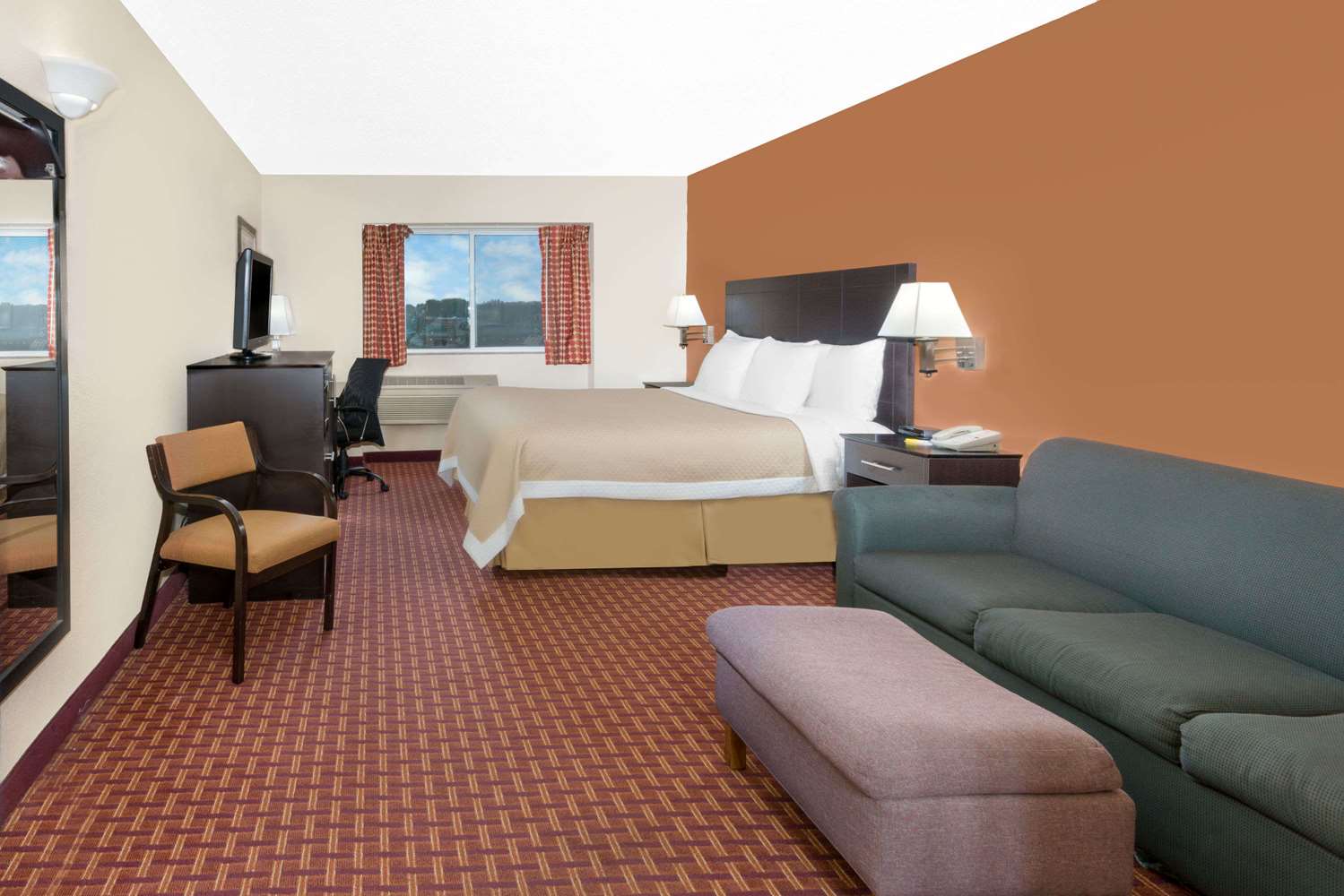 Days Inn by Wyndham Ames 18/33
