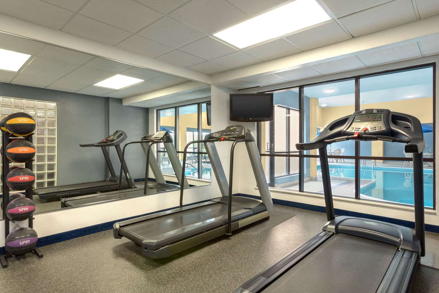 Days Inn by Wyndham Fargo/West Acres 4/11