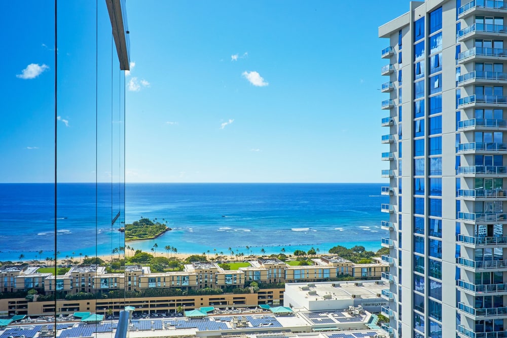 Renaissance Honolulu Hotel & Spa 62/67