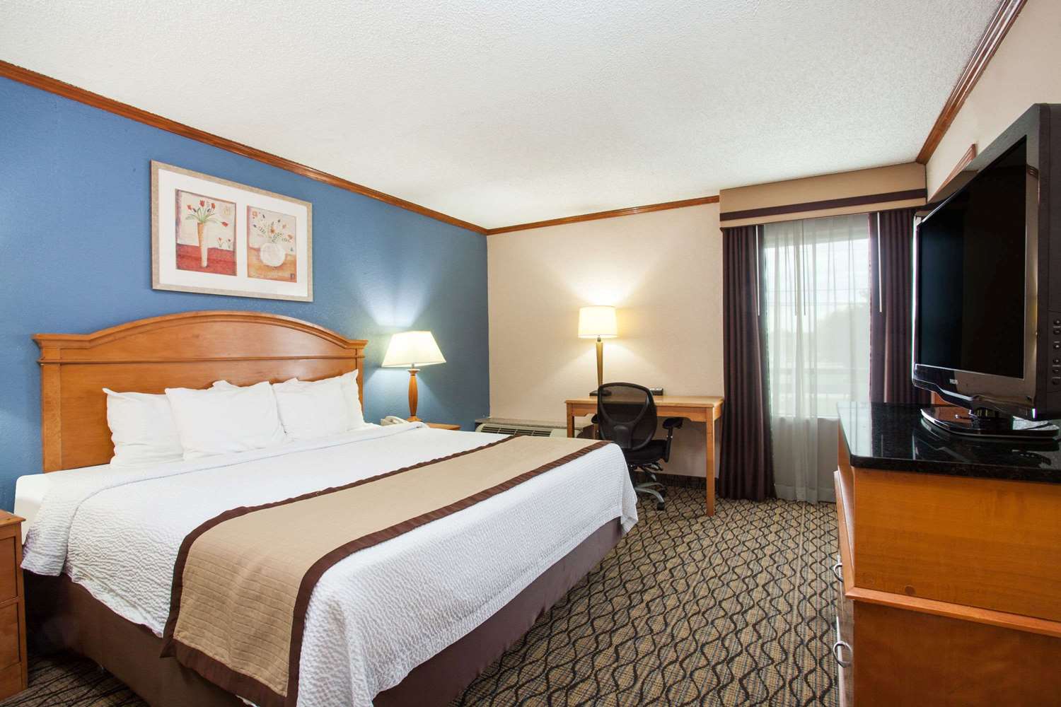 Baymont by Wyndham Madison Heights Detroit Area 3/9