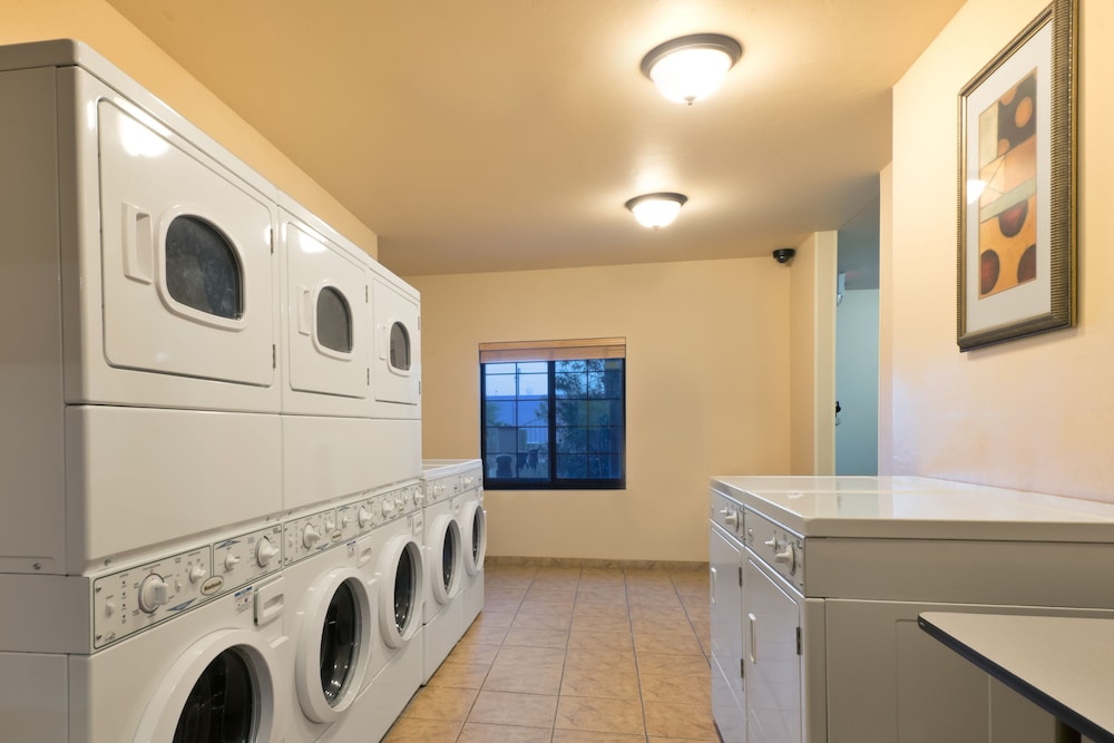 Staybridge Suites Tucson Airport 30/67