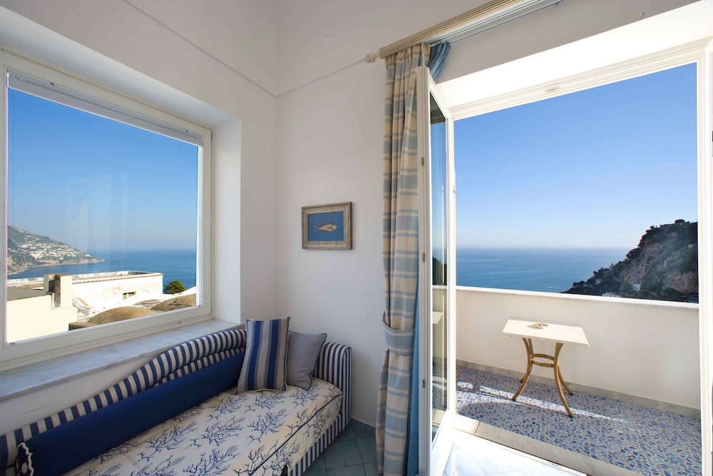 SUPERIOR, SEA VIEW, BALCONY