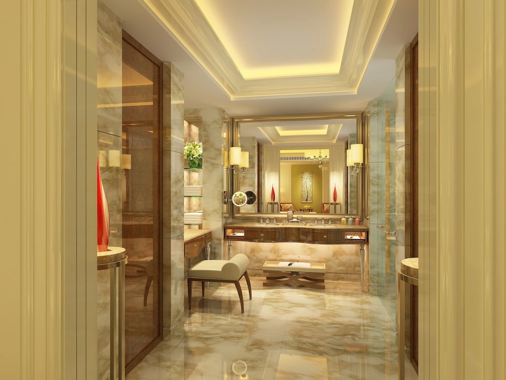 THE OKURA PRESTIGE TAIPEI 4/82