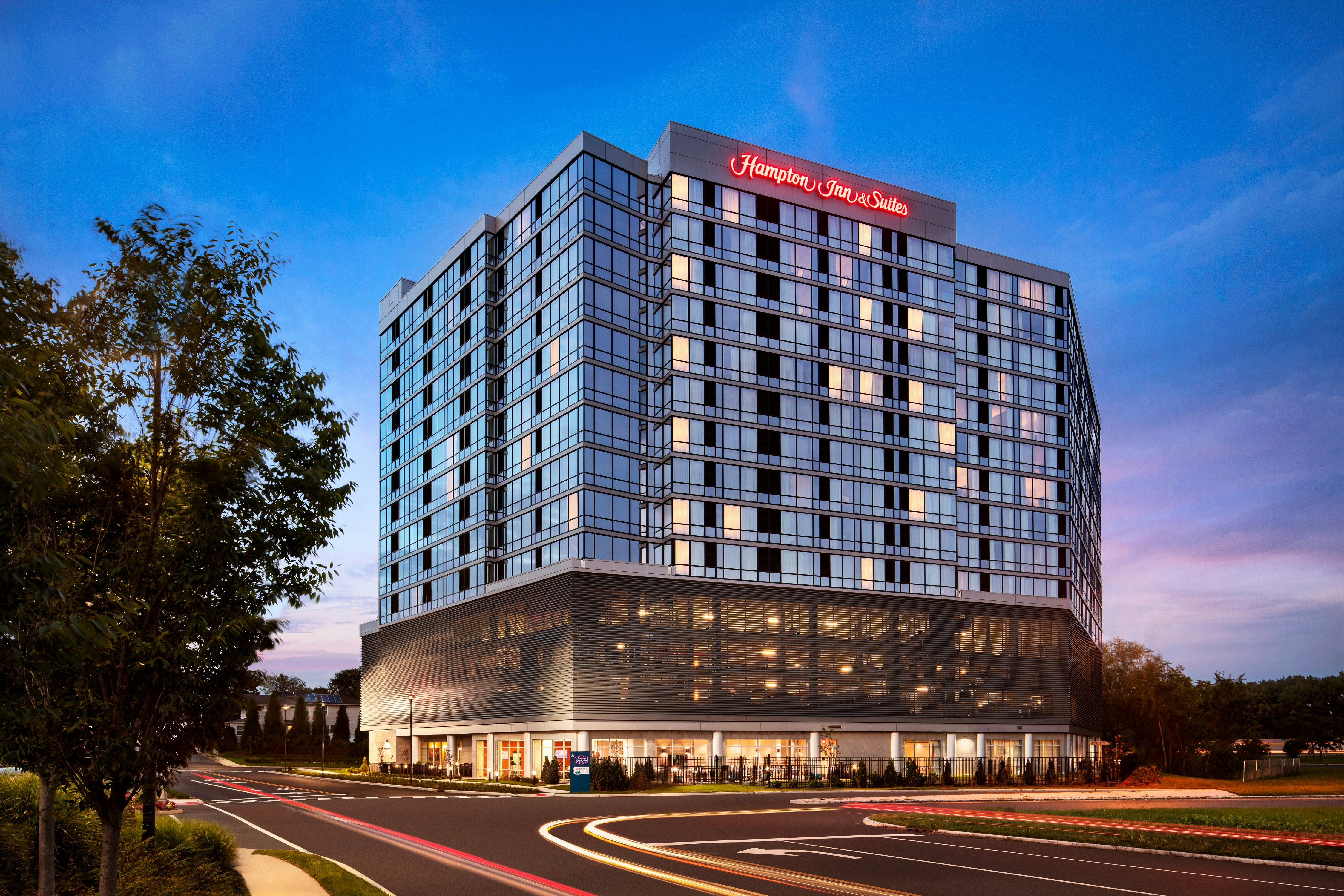 Hampton Inn and Suites Teaneck Glenpointe, NJ 2/41