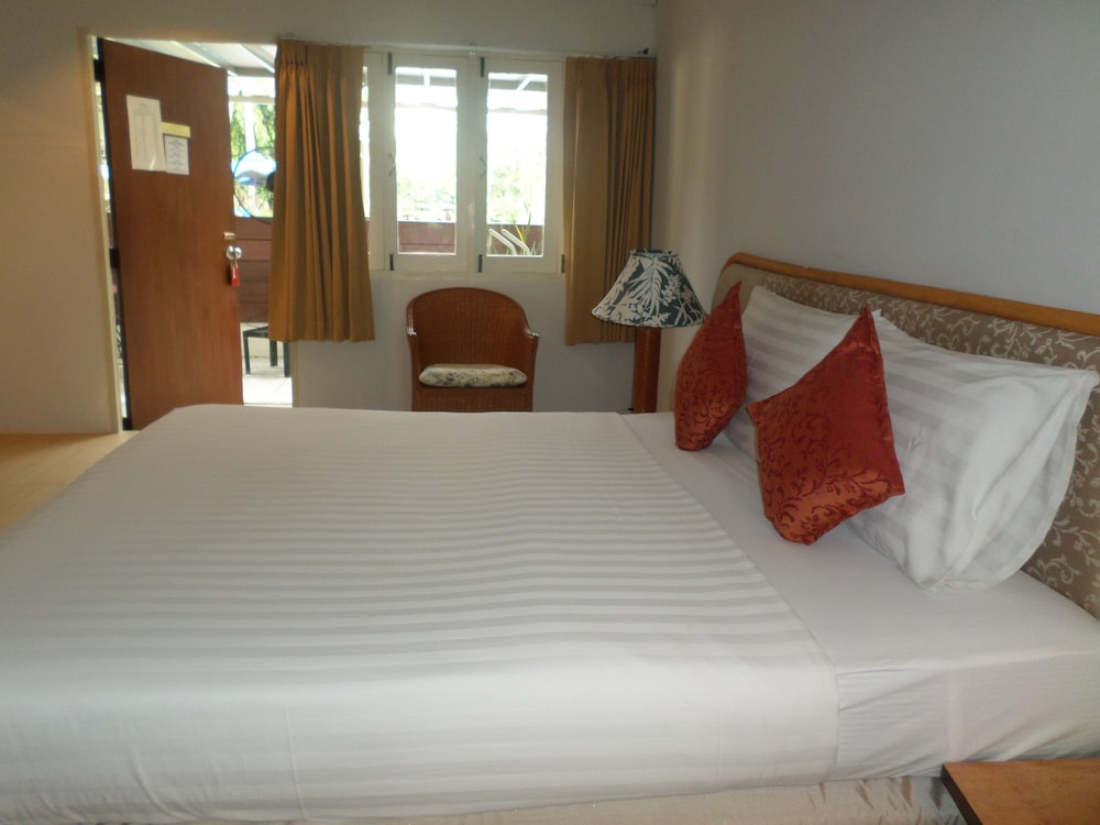 Nautical Inn 20/61