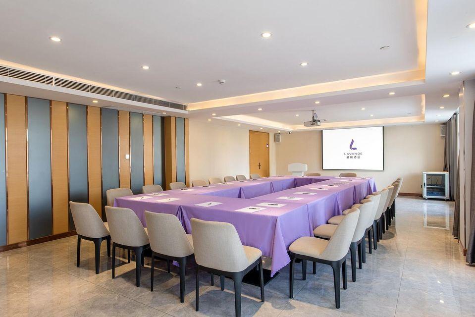Lavande Hotel (Guangzhou South Railway Station, Hanxi Changlong Station) 12/14
