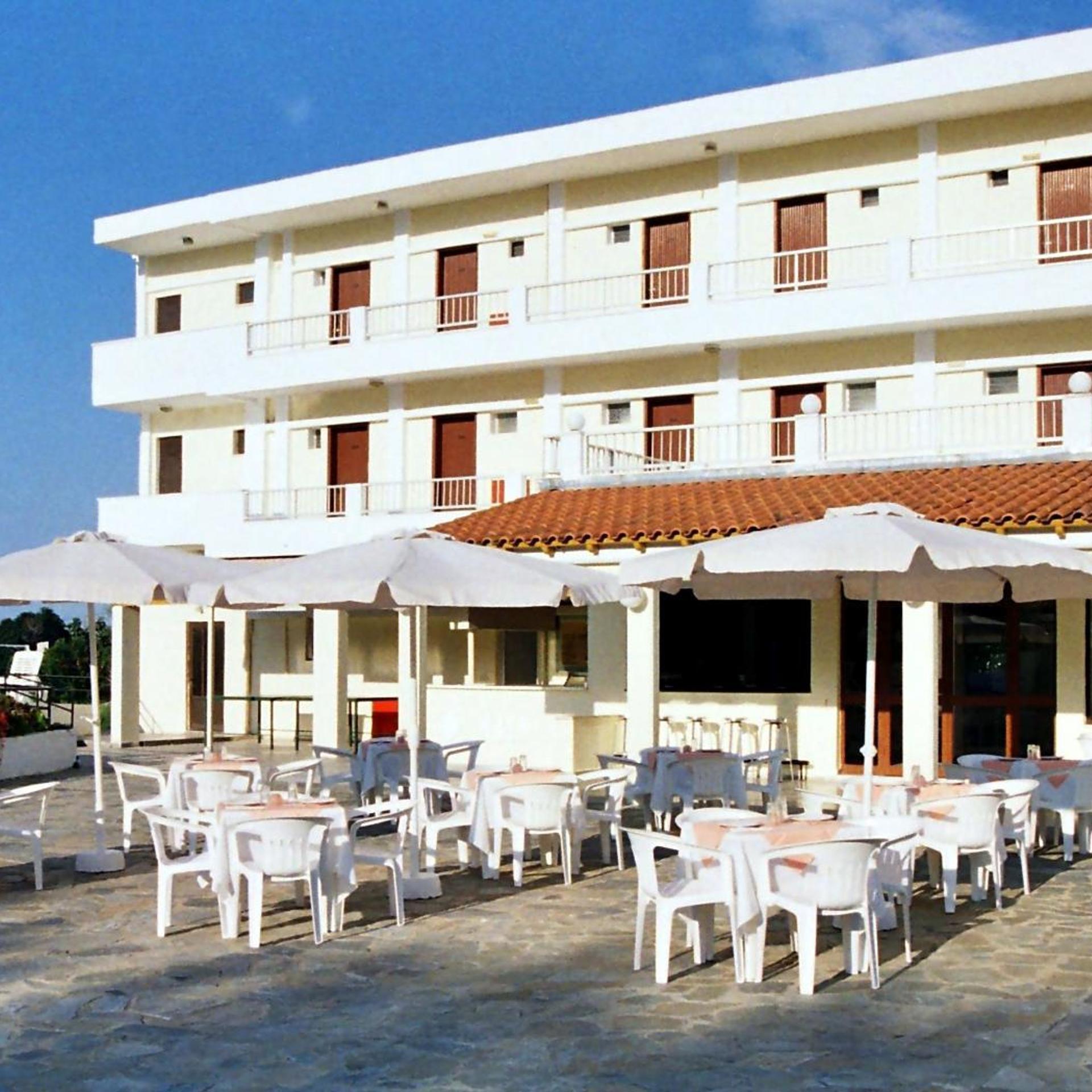 Prassino Nissi in MESSONGHI