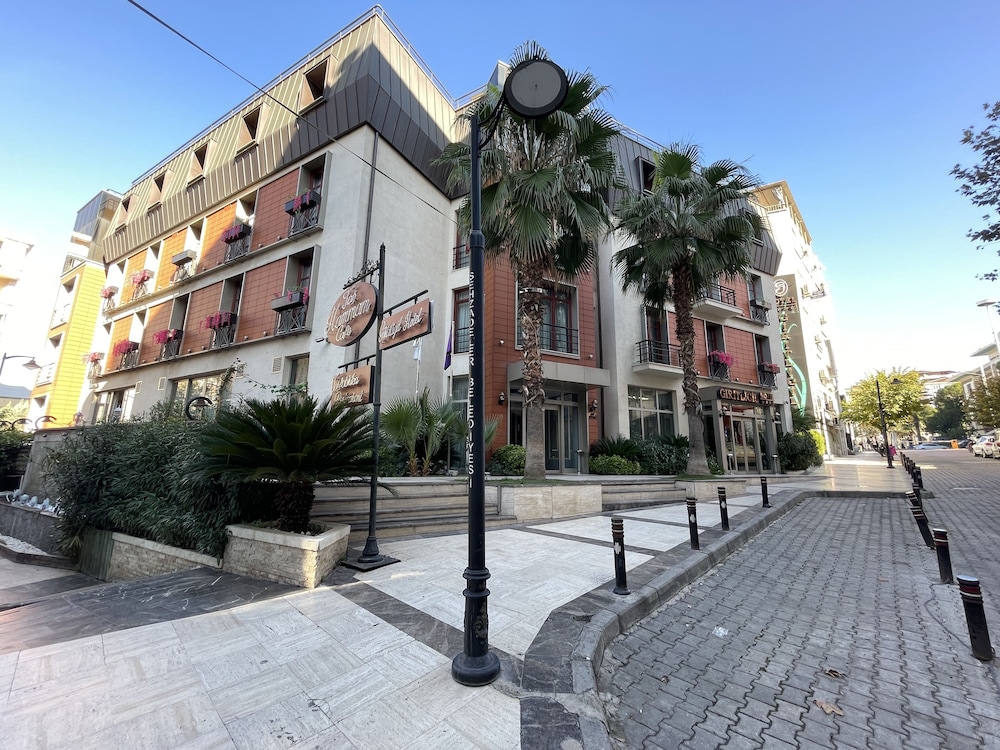 Giritligil Hotel 62/67