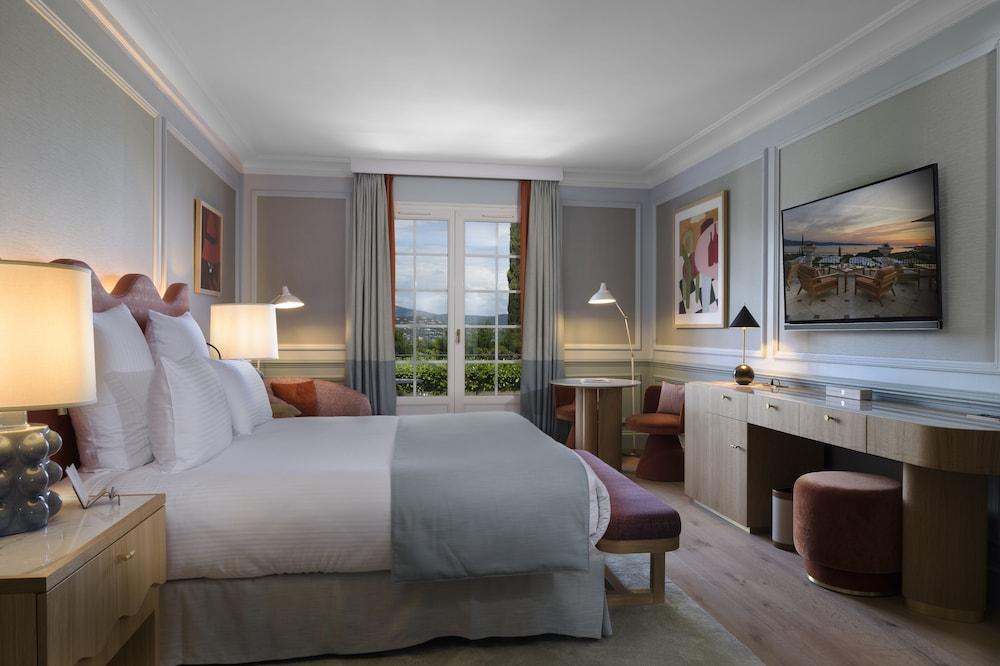 Superior, Double Bed, Pool Side