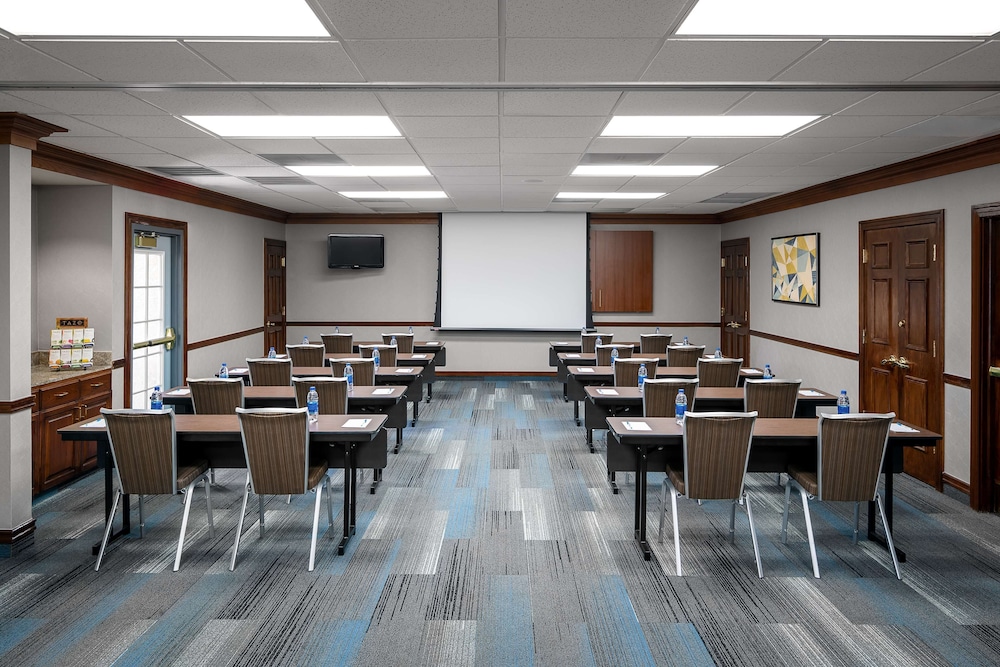 Hyatt House Scottsdale Old Town 46/56