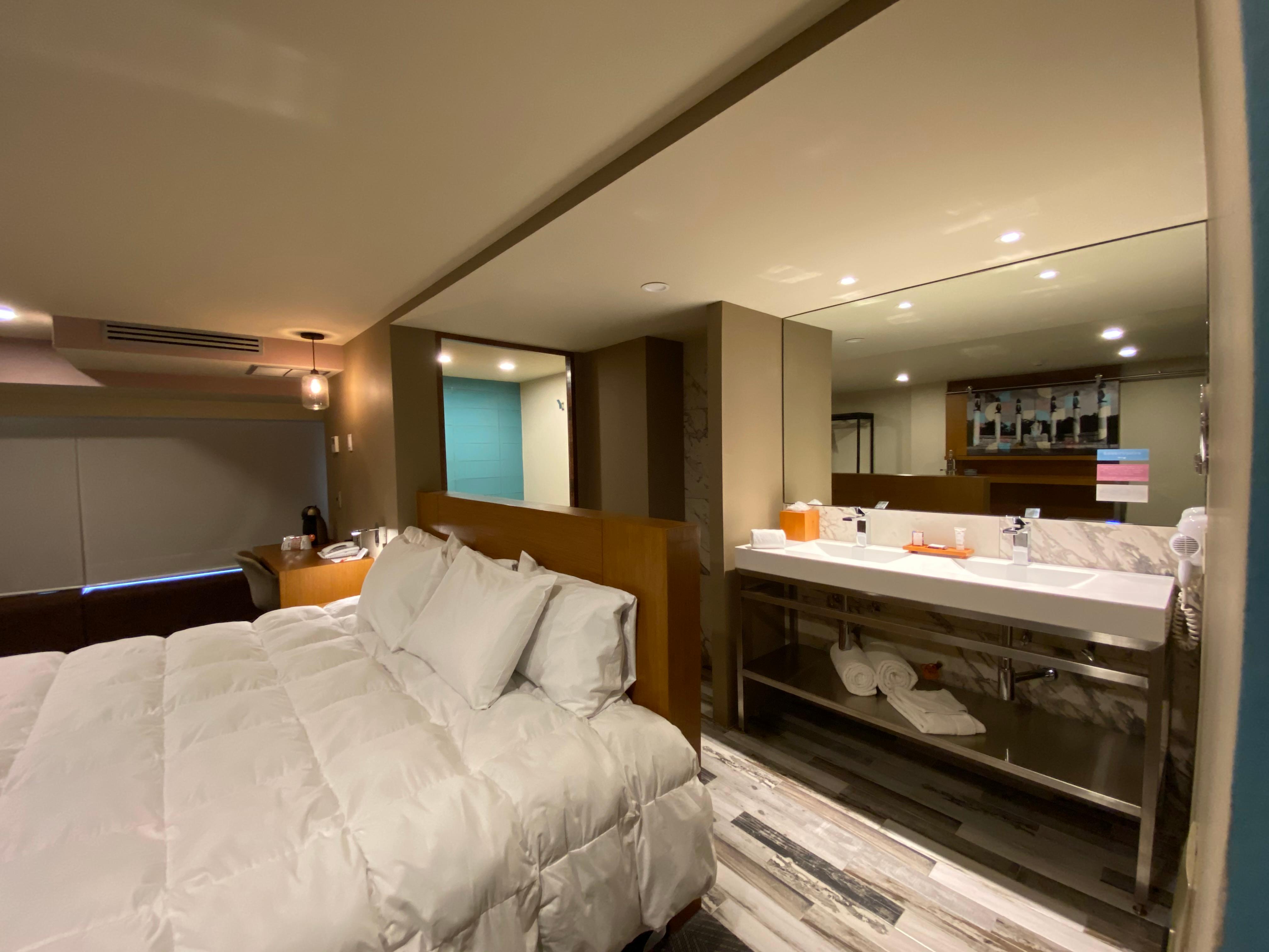 Suite, Street View