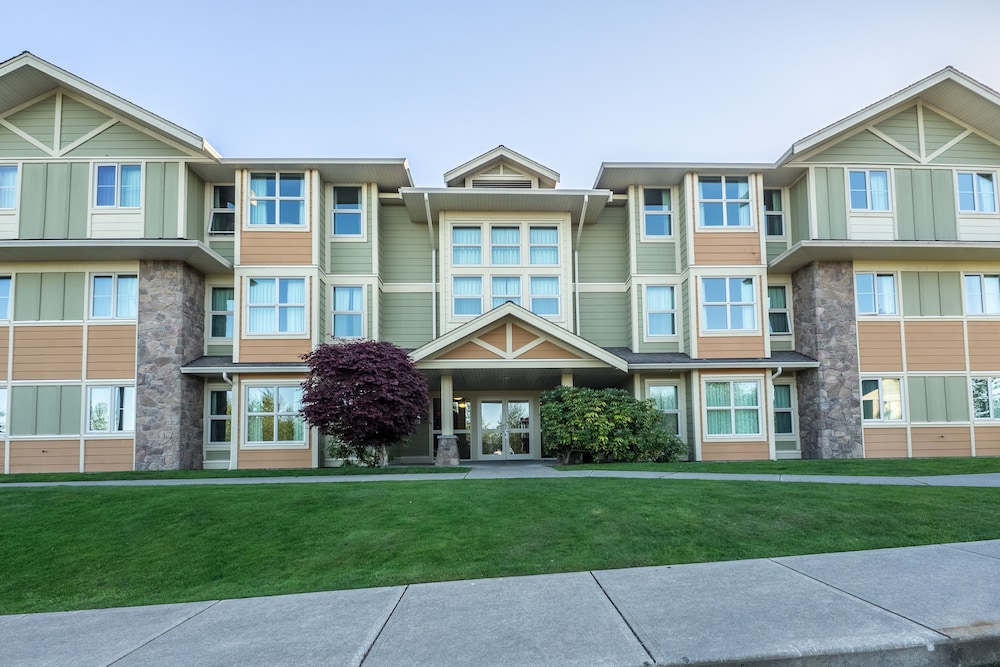 Vancouver Island University Residences 1/39