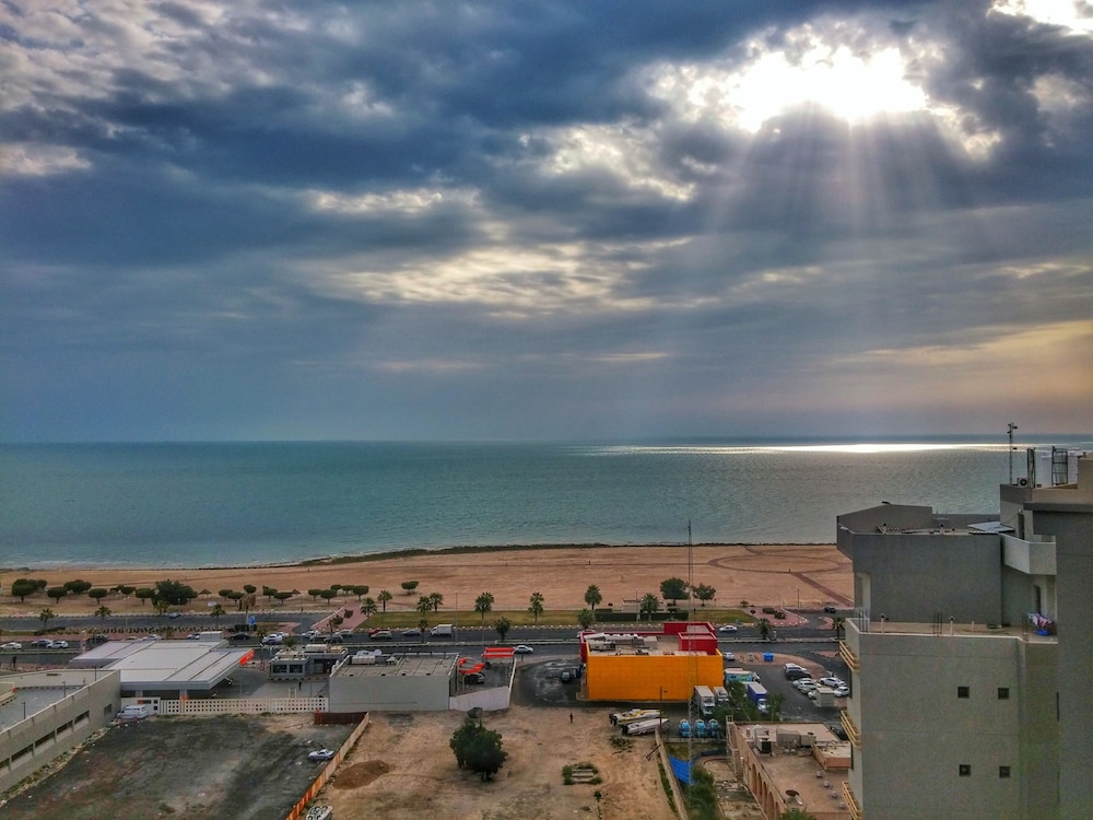 Bravo Royal Hotel Suites 38/43