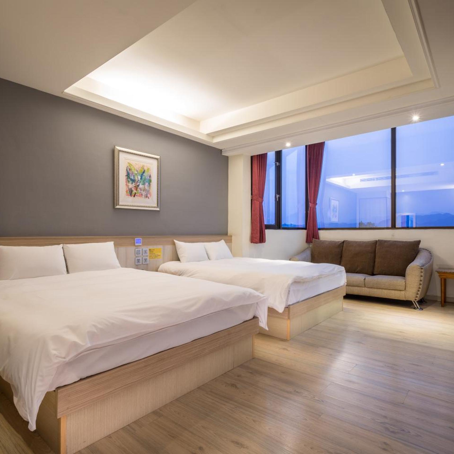 Yadi Hotel 15/53
