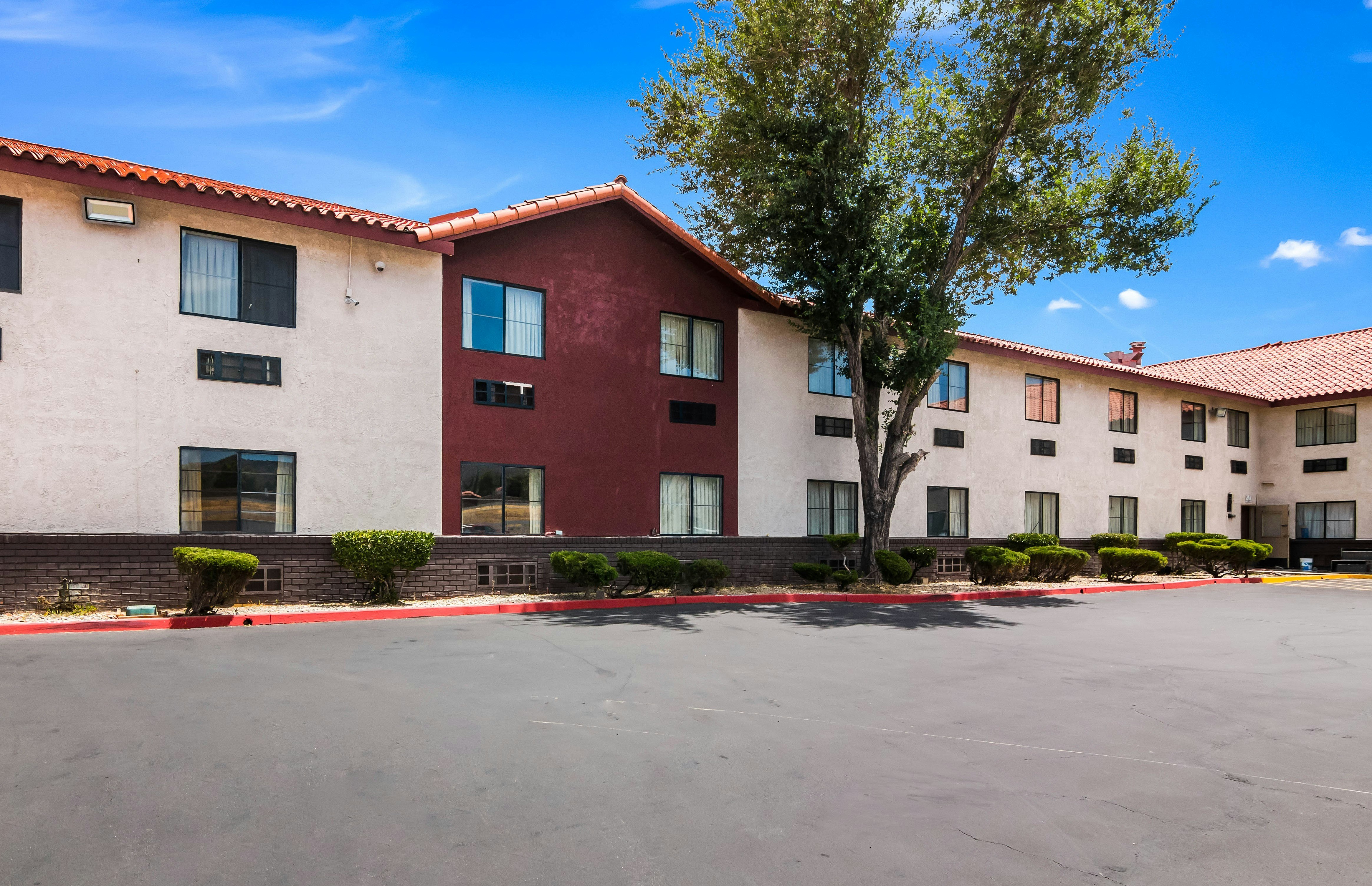 Red Roof Inn Palmdale 30/30