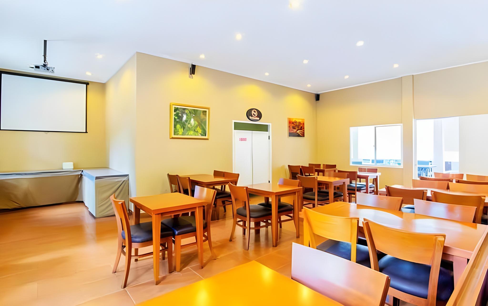 U Village Hotel And Villa 25/38