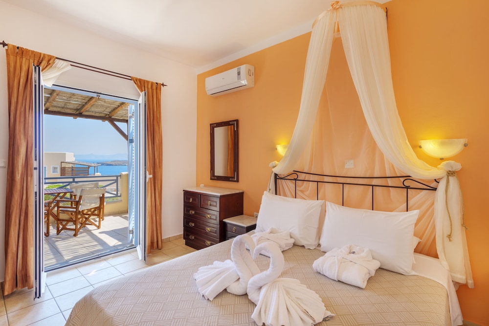 DELUXE, SUITE, SEA VIEW