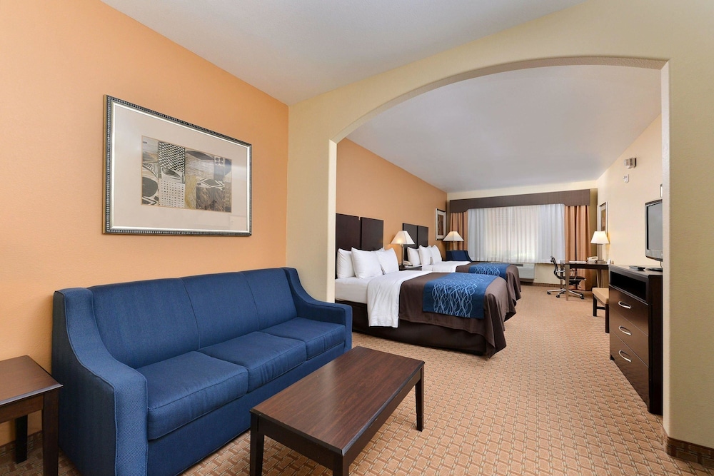 Comfort Inn and Suites Mexia, TX 37/59