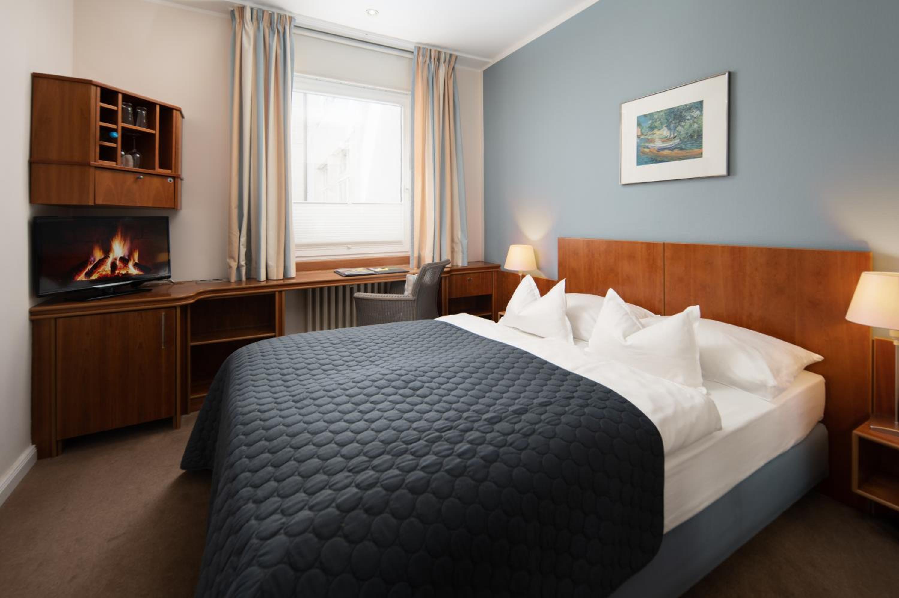 غرفة بسرير مزدوج، Baseler Hof Hotel 4/10