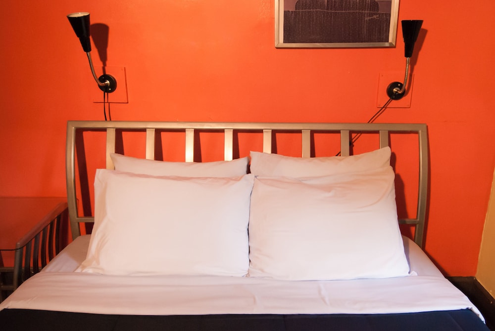 Ocean Island Inn Backpackers Suites Hostel 64/79