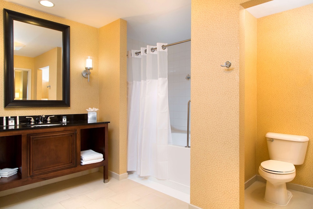 Doubletree Suites By Hilton Lexington 24/78