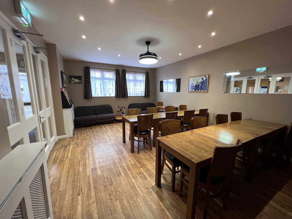 The Commongate Hotel 39/48
