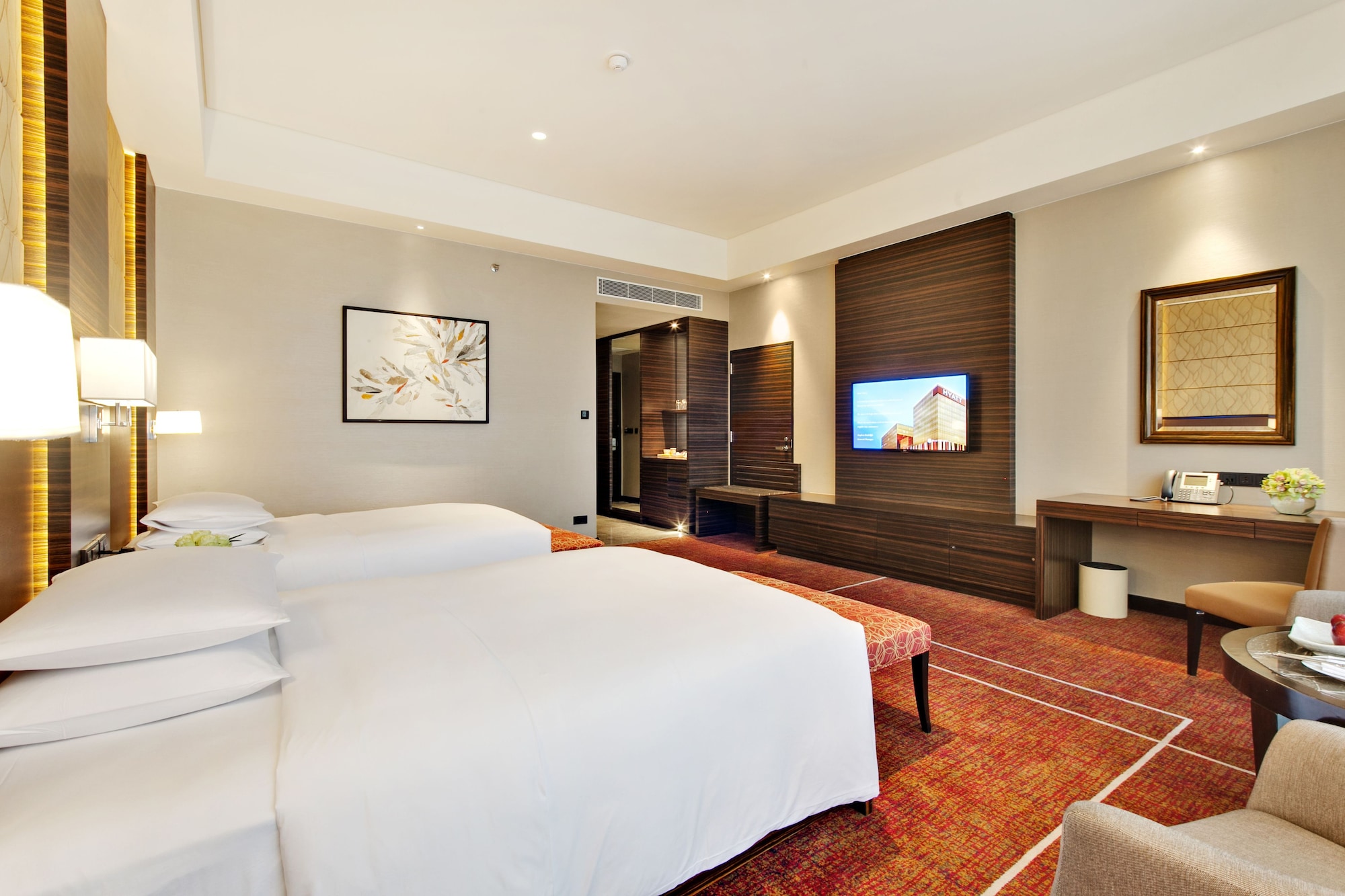 ROOM, TWIN BEDS