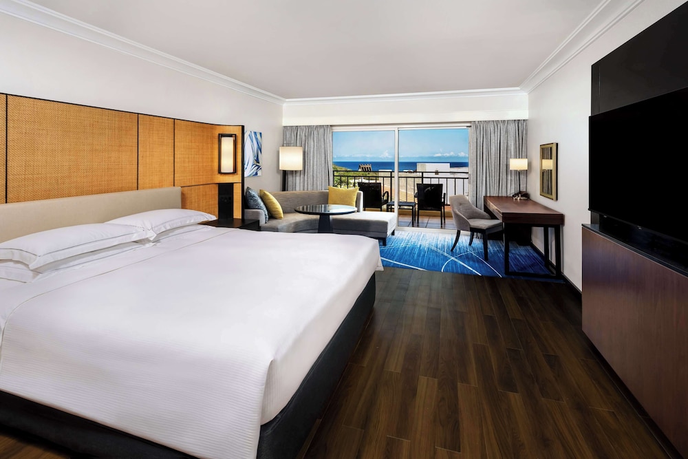 PREMIER, EXECUTIVE, KING BED, LOUNGE ACCESS