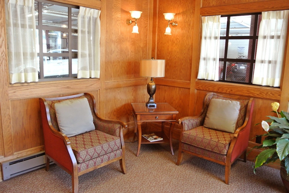 Cow Hollow Inn 29/46