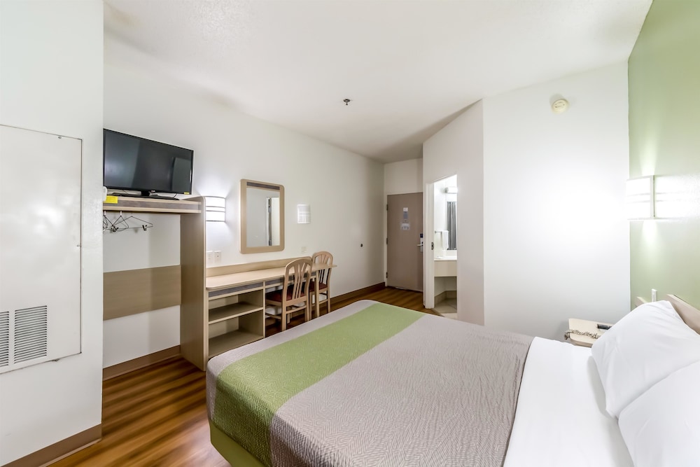 Motel6 San Antonio, TX - South 21/58