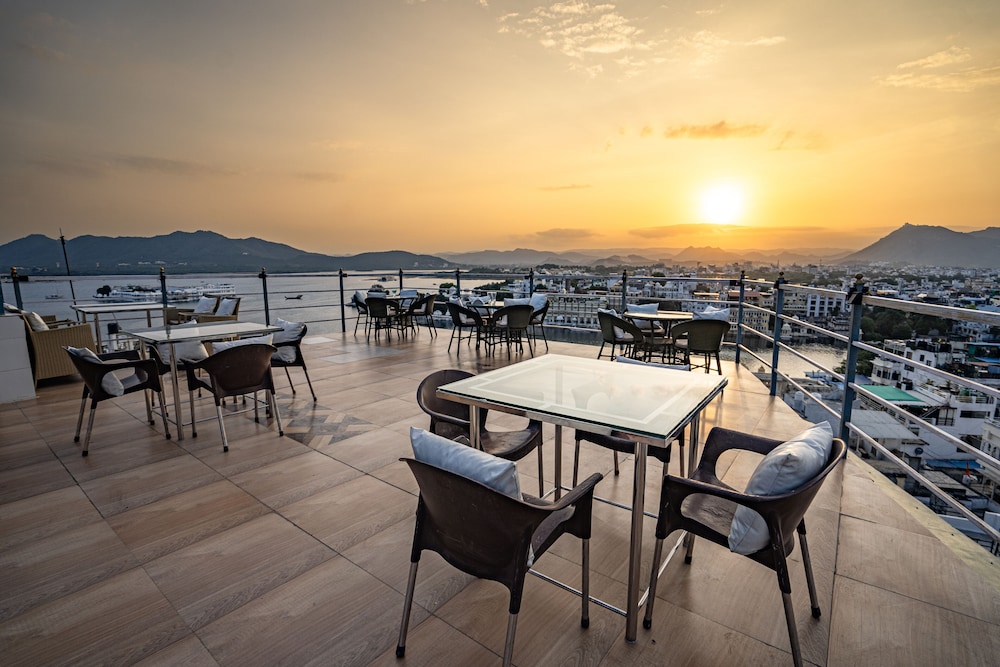 The Lake View Hotel – On Lake Pichola 36/50